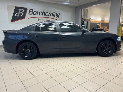 Used 2017 Dodge Charger SXT image 8