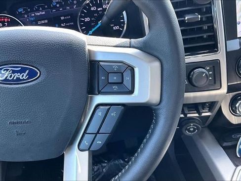 Used 2021 Ford F250 Lariat w/ Lariat Ultimate Package AWD/4WD image 13