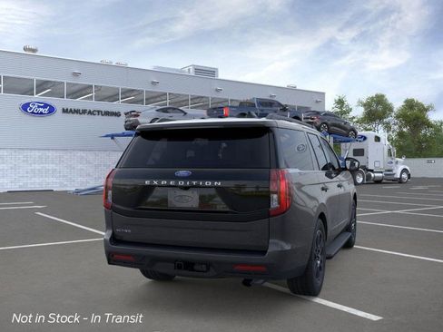 New 2026 Ford Expedition Active image 8