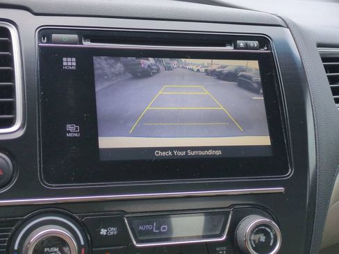 Used 2015 Honda Civic SE image 22