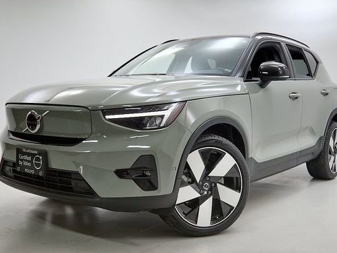 Certified 2023 Volvo XC40 Recharge Ultimate image 2
