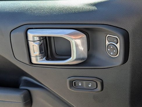 Used 2026 Jeep Gladiator Mojave AWD/4WD image 24