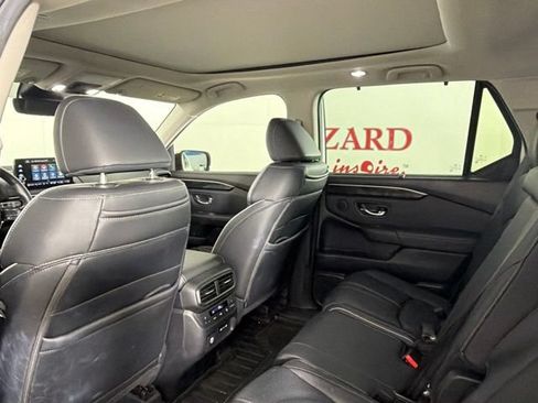 Used 2025 Honda Pilot Elite image 14