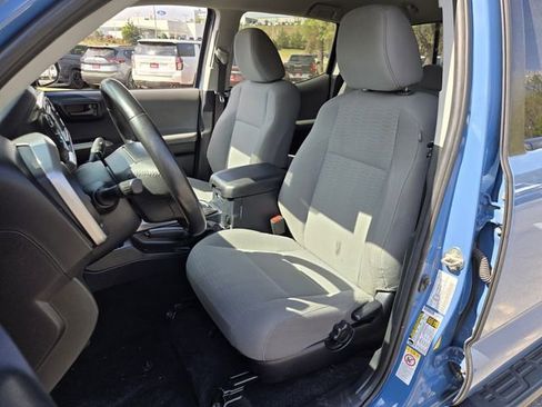 Used 2019 Toyota Tacoma SR5 AWD/4WD image 11