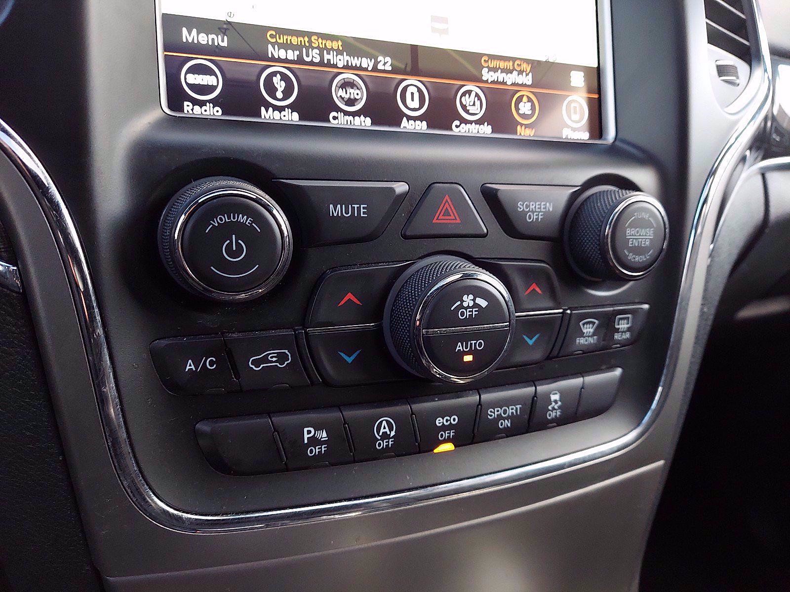 Used 2018 Jeep Grand Cherokee Trailhawk AWD/4WD image 16