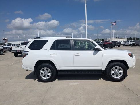 Used 2024 Toyota 4Runner SR5 AWD/4WD image 4