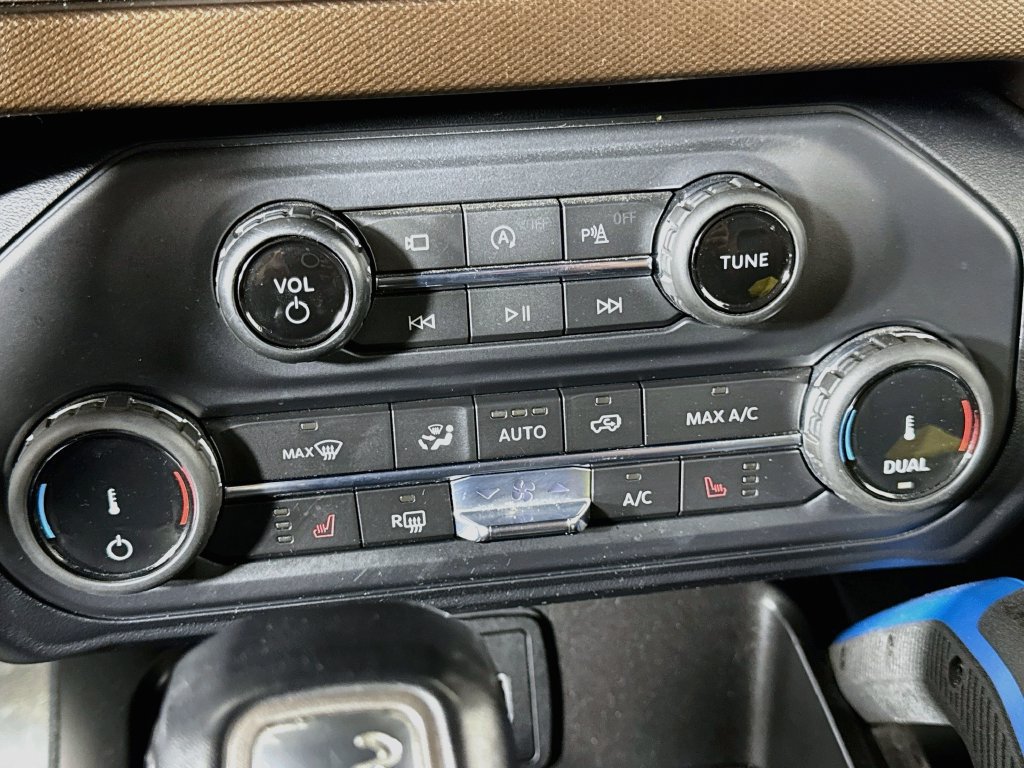 Used 2022 Ford Bronco Outer Banks AWD/4WD image 16