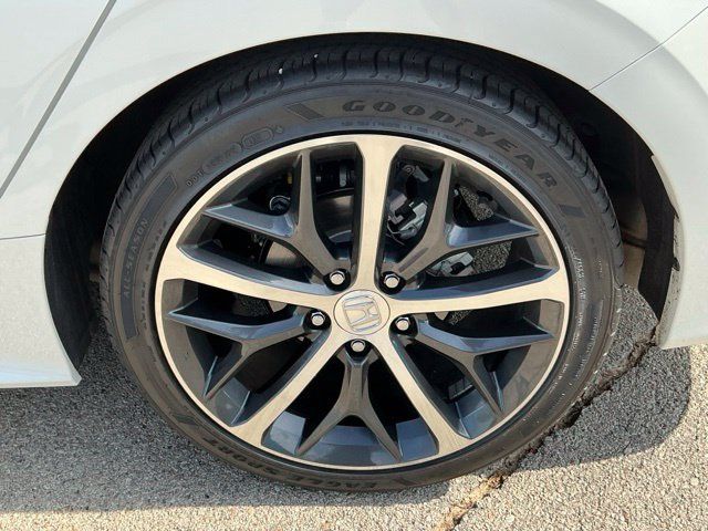 Used 2024 Honda Civic Touring image 5