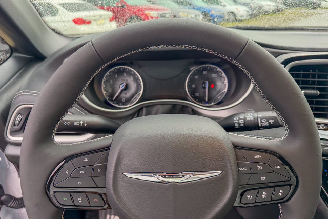 New 2026 Chrysler Pacifica Select FWD image 14