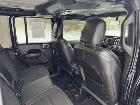 Used 2023 Jeep Wrangler Sport S image 15