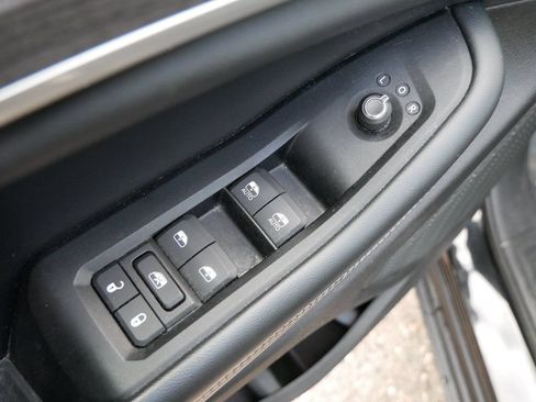 Used 2023 Jeep Grand Cherokee Limited AWD/4WD image 14
