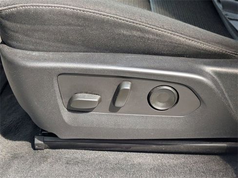 Used 2023 Chevrolet Colorado LT w/ LT Convenience Package II image 12