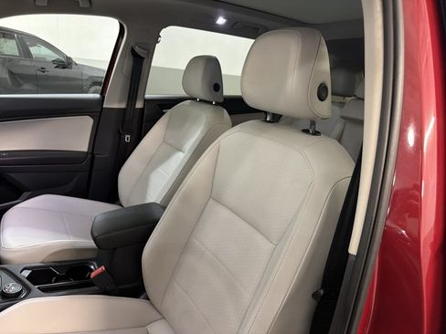 Used 2019 Volkswagen Tiguan SE w/ Panoramic Sunroof Package AWD/4WD image 13