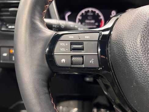 Used 2023 Honda Pilot TrailSport image 18