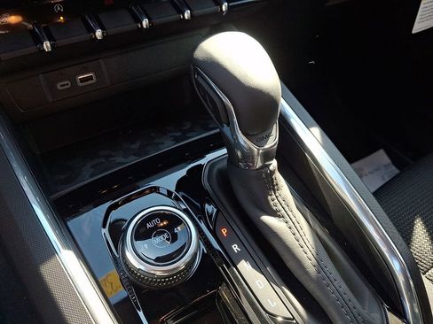 New 2026 GMC Canyon Elevation w/ Convenience Package image 9