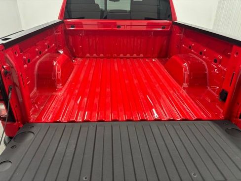 New 2026 GMC Sierra 1500 SLE w/ Preferred Package AWD/4WD image 5