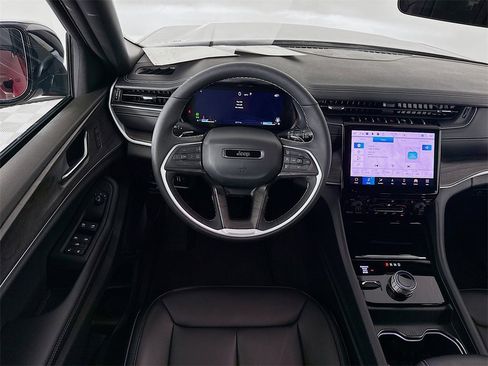 Used 2025 Jeep Grand Cherokee Limited w/ Trailer Tow Package image 19