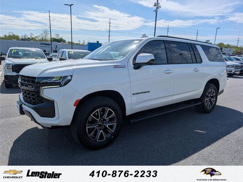 Used 2024 Chevrolet Suburban Z71 image 1