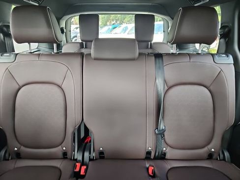 Used 2025 Volkswagen ID. Buzz Pro S RWD image 24