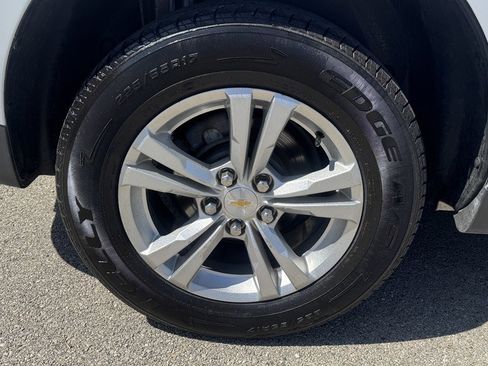 Used 2017 Chevrolet Equinox LS FWD image 13