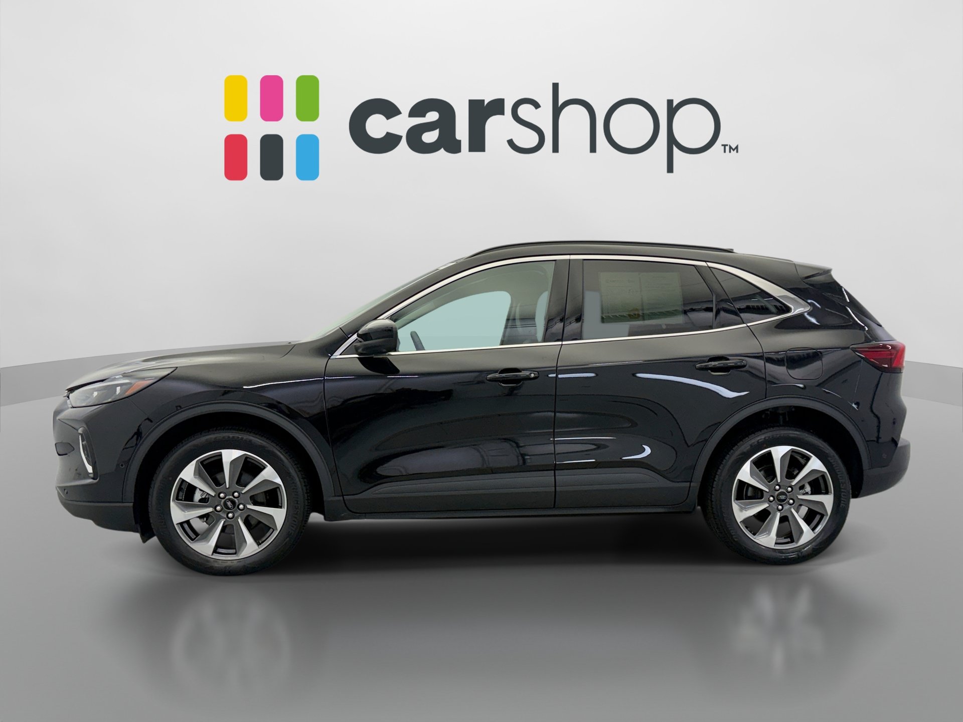 Used 2023 Ford Escape Platinum w/ Premium Technology Package AWD/4WD image 2