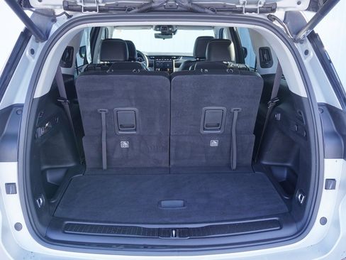 Used 2023 Jeep Grand Cherokee L Limited w/ Luxury Tech Group II image 9