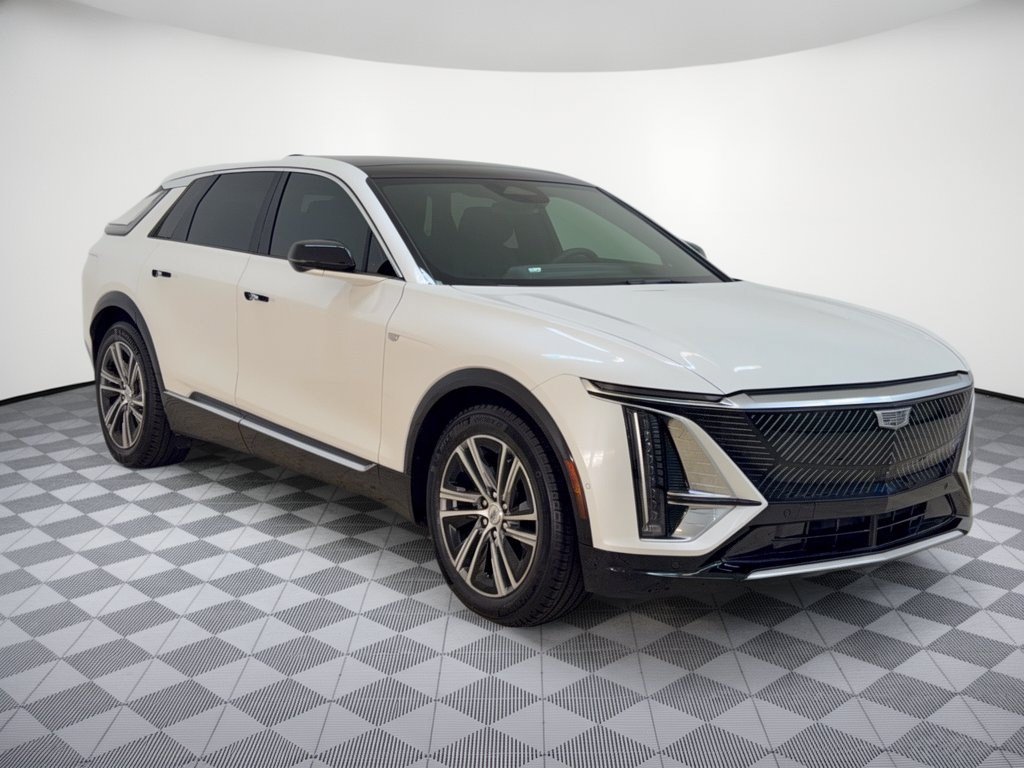 Used 2024 Cadillac Lyriq Luxury w/ LPO, Floor Liner Package RWD image 7