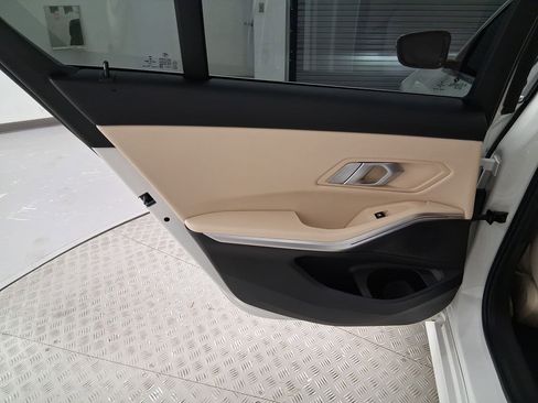 Used 2021 BMW 330i Sedan w/ Convenience Package image 21