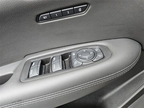 Certified 2025 Cadillac XT6 Premium Luxury image 31