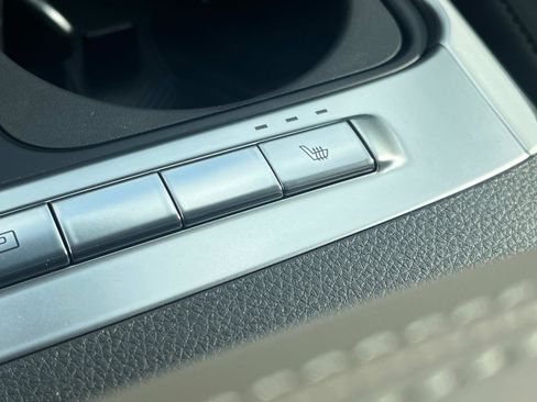 New 2026 Kia Carnival EX FWD image 34