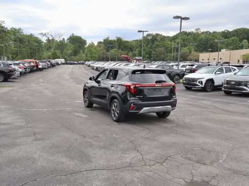 Used 2024 Kia Seltos LX AWD/4WD image 5