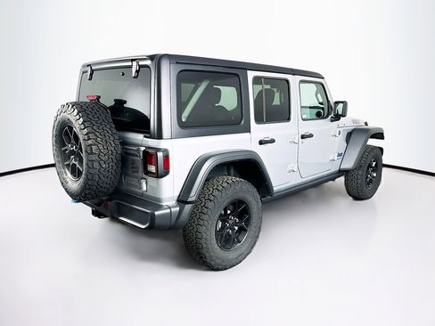 Used 2024 Jeep Wrangler Willys image 9