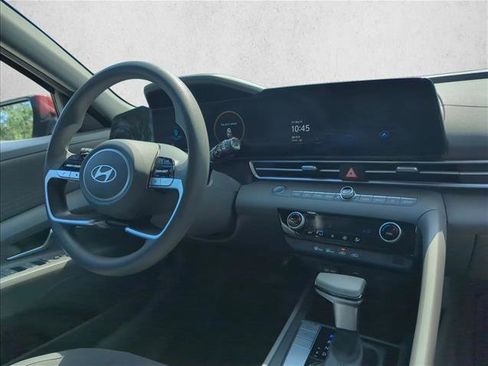 Used 2024 Hyundai Elantra SEL FWD image 27