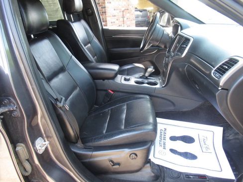 Used 2018 Jeep Grand Cherokee Limited w/ Luxury Group II AWD/4WD image 8