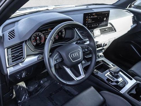 Used 2025 Audi Q5 2.0T Premium image 10