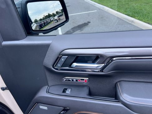 Used 2022 GMC Sierra 1500 AT4 w/ AT4 Premium Package AWD/4WD image 29