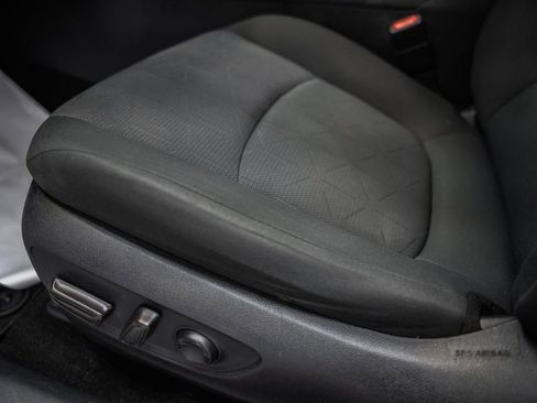 Used 2020 Toyota RAV4 XLE image 34