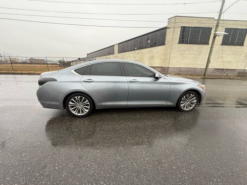 Used 2015 Hyundai Genesis 3.8 image 9