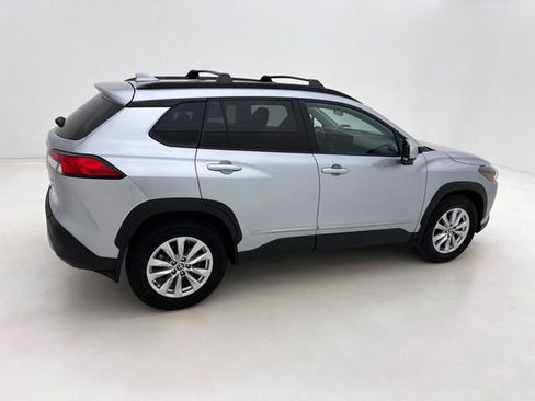 Used 2023 Toyota Corolla Cross LE w/ Moonroof Package AWD/4WD image 6
