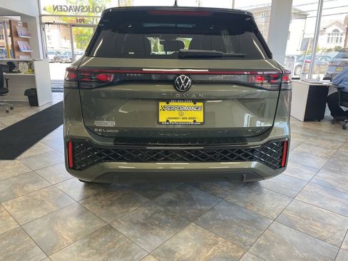 New 2026 Volkswagen Tiguan SEL R-Line AWD/4WD image 4
