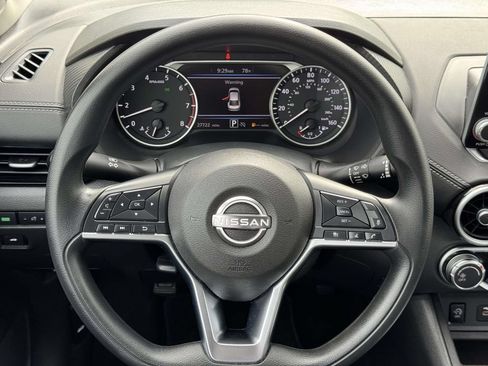 Used 2025 Nissan Sentra SV FWD image 11
