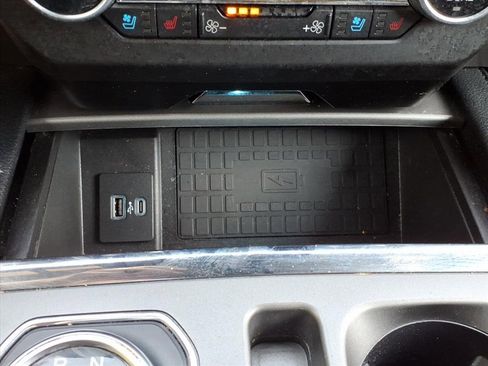 Used 2021 Ford Expedition XLT image 13