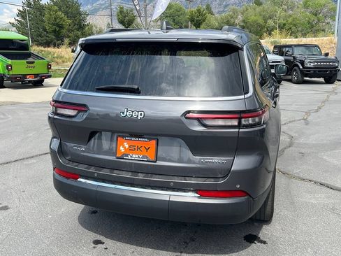 Used 2023 Jeep Grand Cherokee L Limited AWD/4WD image 9