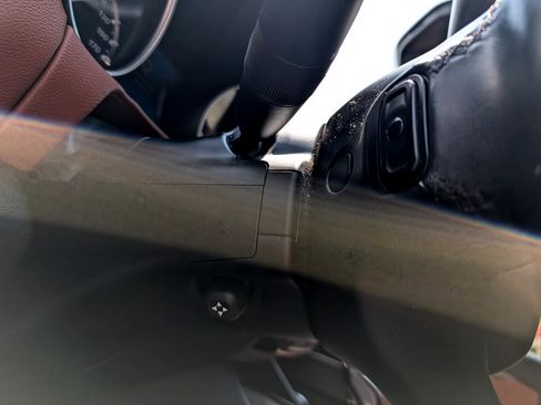 Used 2019 Maserati Levante image 23