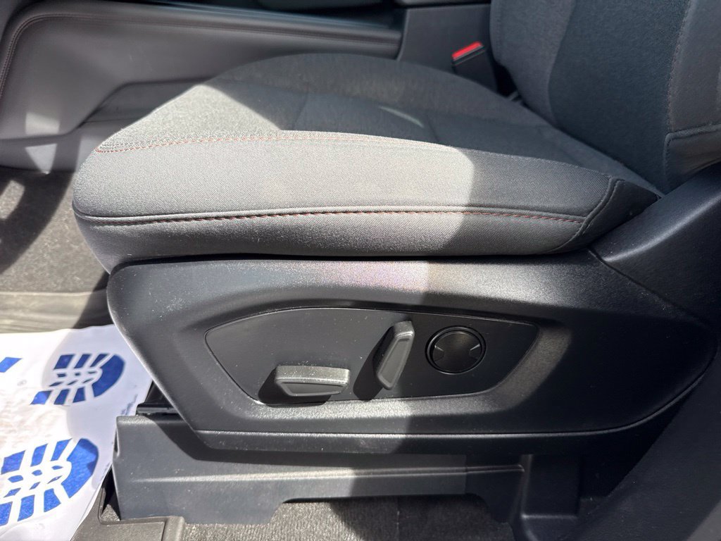 Used 2025 Ford Explorer Active AWD/4WD image 9