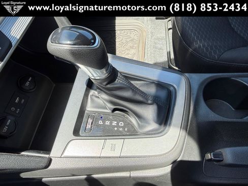 Used 2019 Hyundai Elantra SE w/ Cargo Package FWD image 25