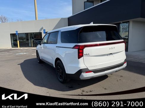 New 2026 Kia Carnival LX FWD image 8