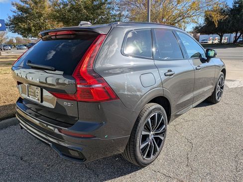 Certified 2025 Volvo XC60 B5 Plus image 4