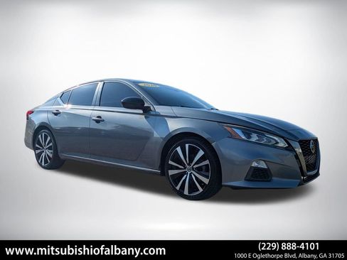 Used 2020 Nissan Altima 2.5 SR FWD image 1
