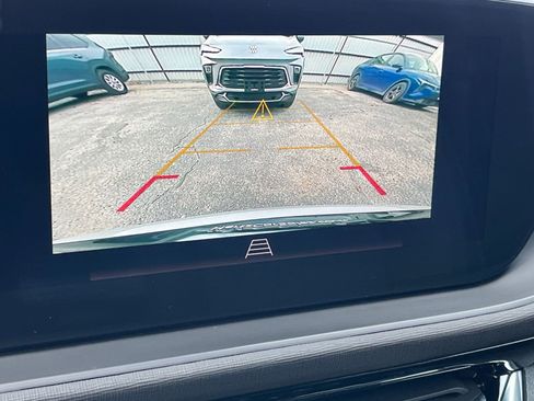 Used 2025 Buick Envista Sport Touring image 17